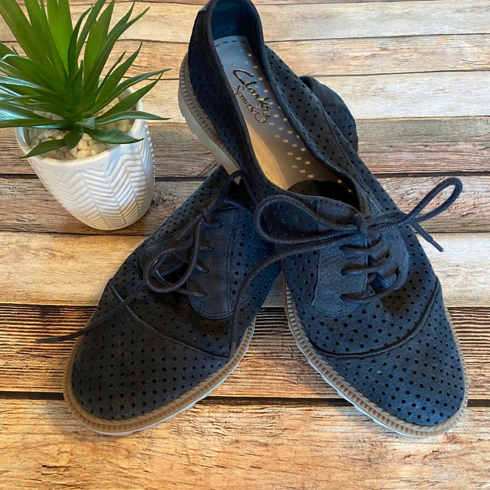 CLARKS Somerset Black Leather Perforated Flats 10